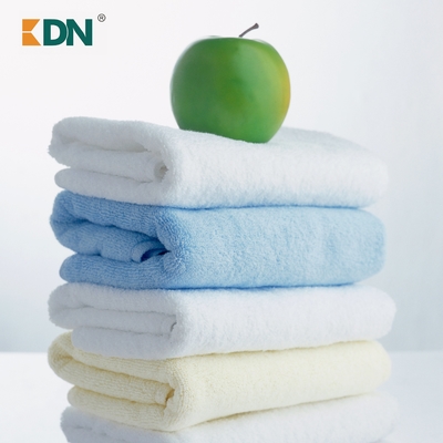 Goede prijs. detergent cellulase biedt hoge prestaties op bleekheid en helderheid voor vloeibaar huishoudendetergens aan online